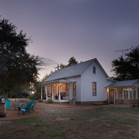 Mustard Seed B&B On The Llano Екстер'єр фото