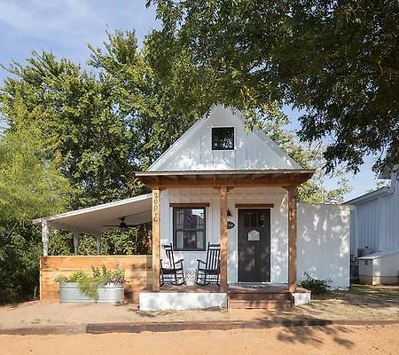 Mustard Seed B&B On The Llano Екстер'єр фото